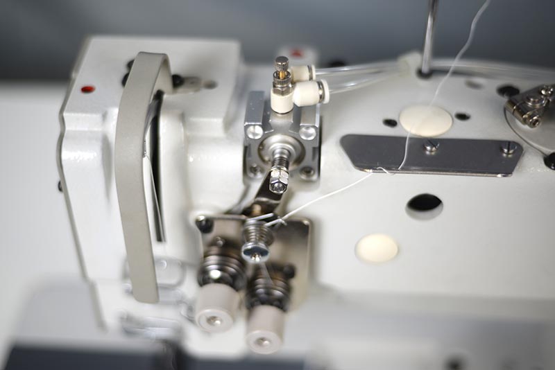 MAK TE4400FA 3999€ Machine a coudre industrielle Triple entrainement coupe fil automatique