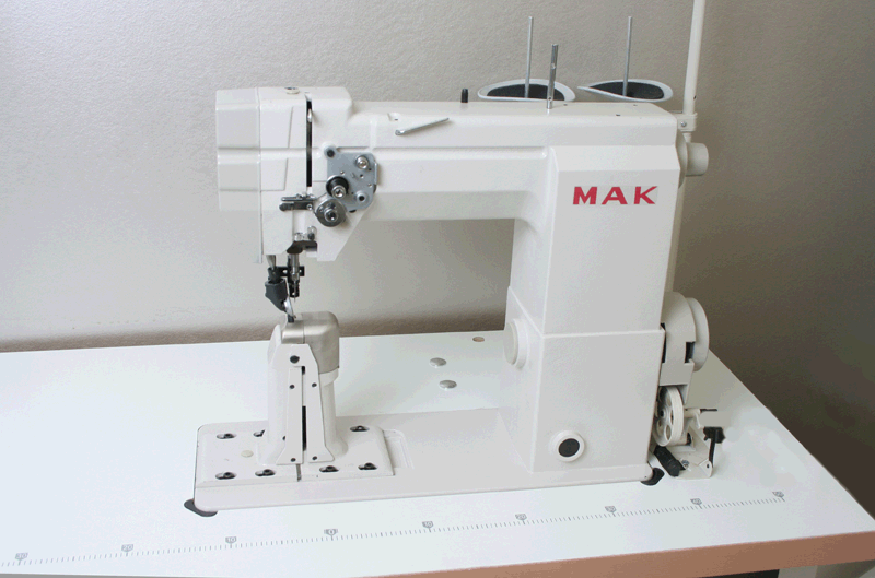 MAK TE4910P 1299€ Machine à coudre industrielle Triple entrainement à pilier à Roulette entrainante