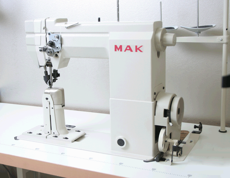 MAK TE4910P 1299€ Machine à coudre industrielle Triple entrainement à pilier à Roulette entrainante
