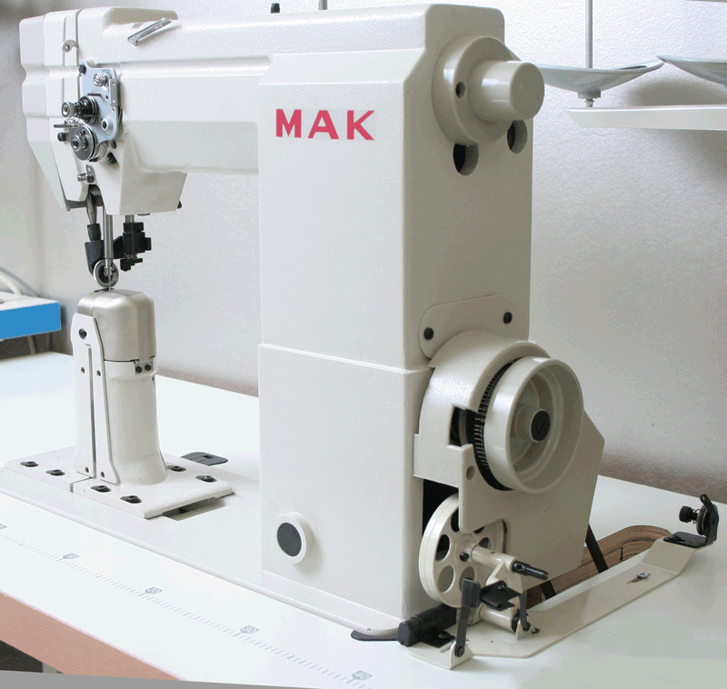 MAK TE4910P 1299€ Machine à coudre industrielle Triple entrainement à pilier à Roulette entrainante