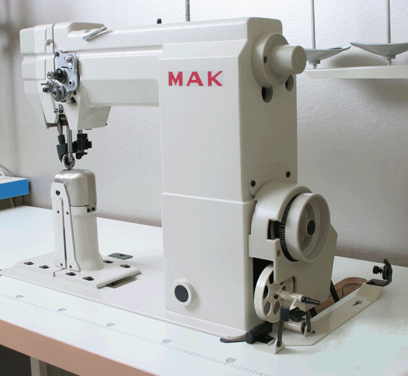 MAK TE4910P 1299€ Machine à coudre industrielle Triple entrainement à pilier à Roulette entrainante